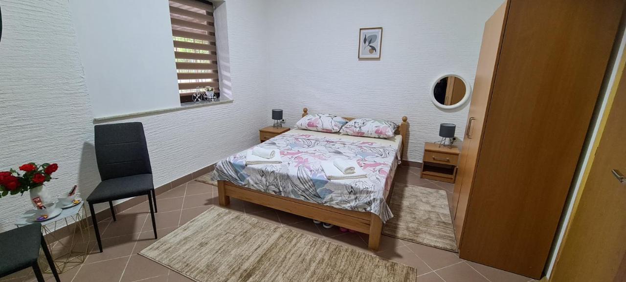 Prenociste Dubravka Apartamento Livno Exterior foto